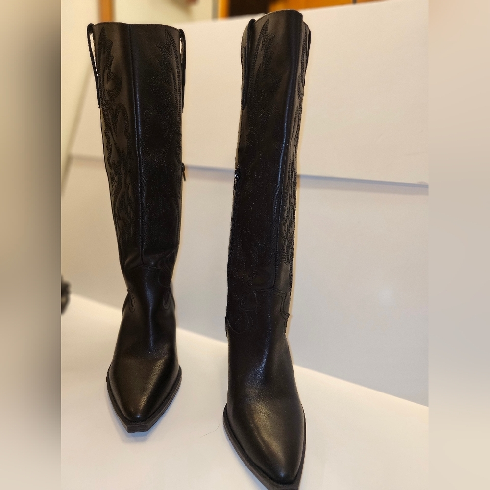 Crown Vintage Elegant‎ Black Knee-High Leather Boots